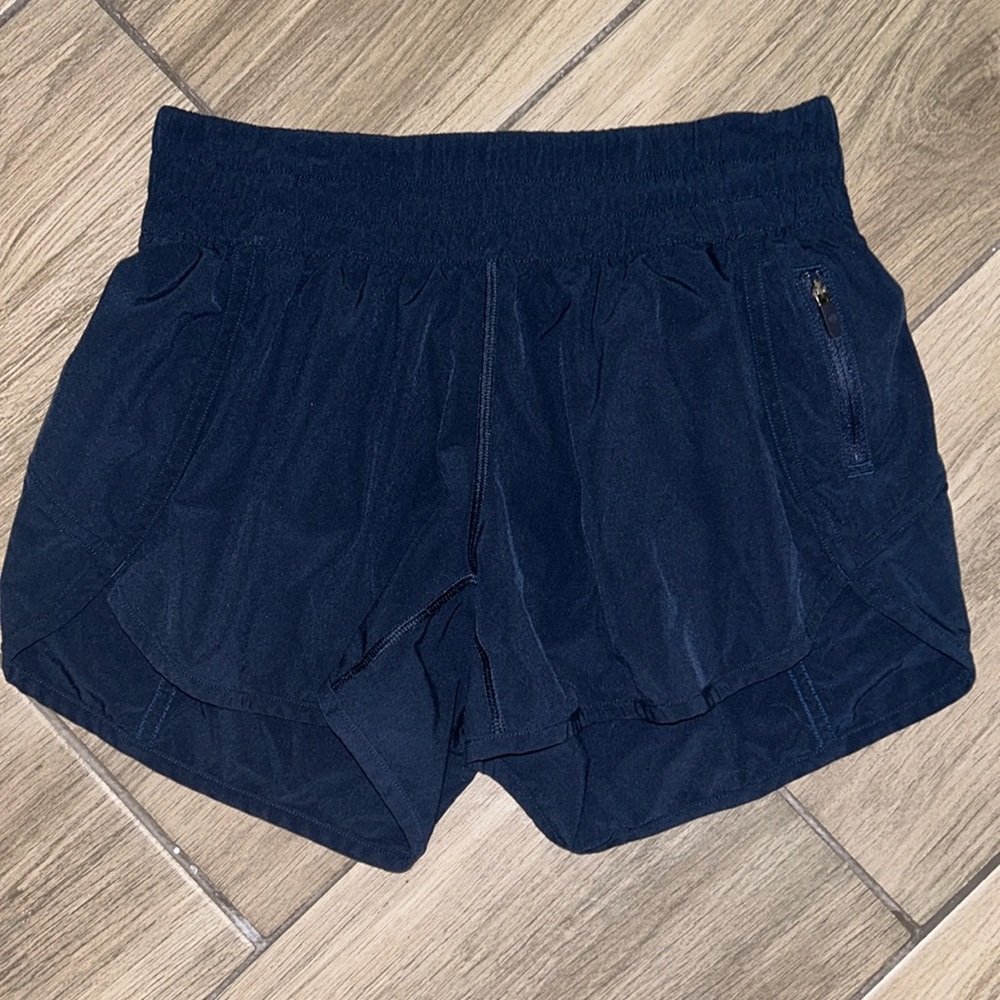 Lululemon Tracker Short V 4”